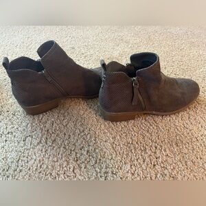 Universal Thread grey booties size 9